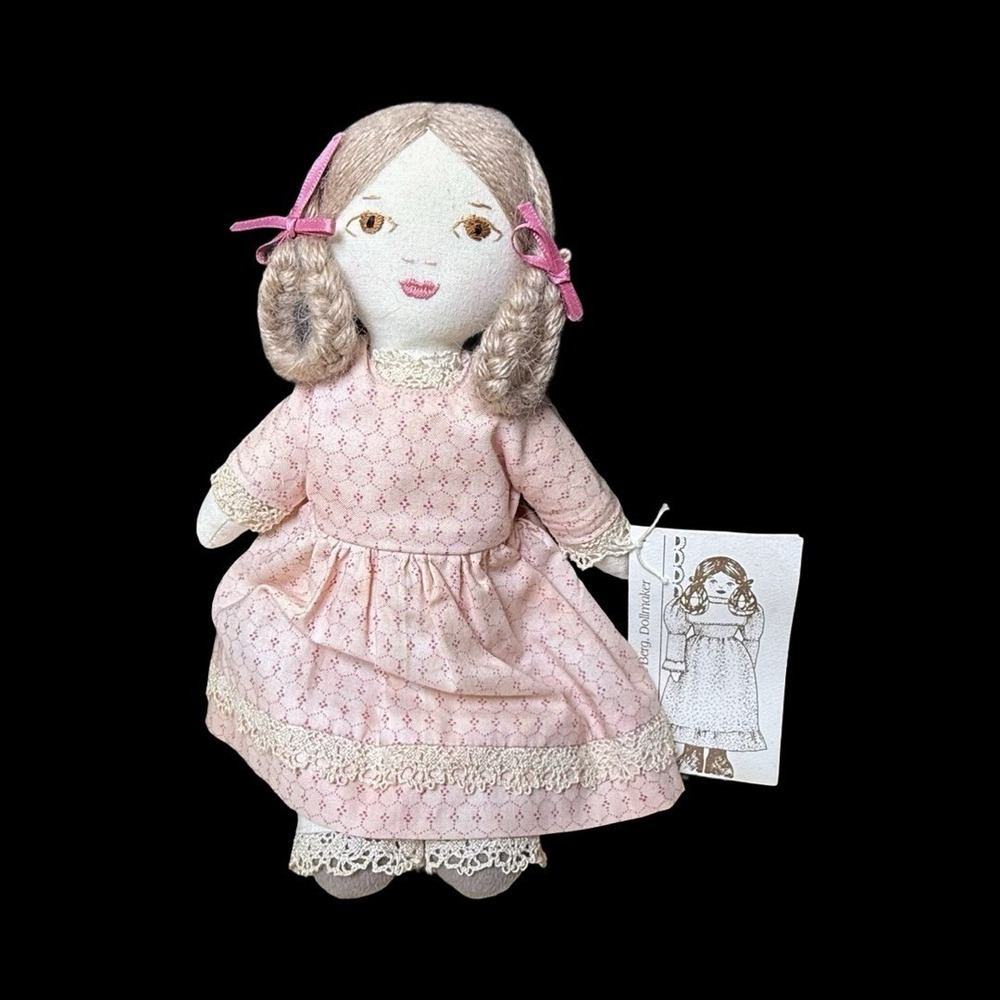 Suzanne Berg Hand Stitch Rag Doll "Emily" 2004 Signed